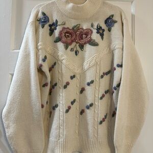 Alfred Dunner VTG Women’s Long Sleeve Ivory Pullover w/ Floral & Pearl Appliqué